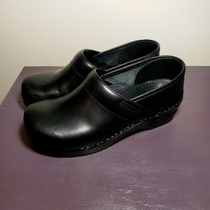 Dansko EU40 US9